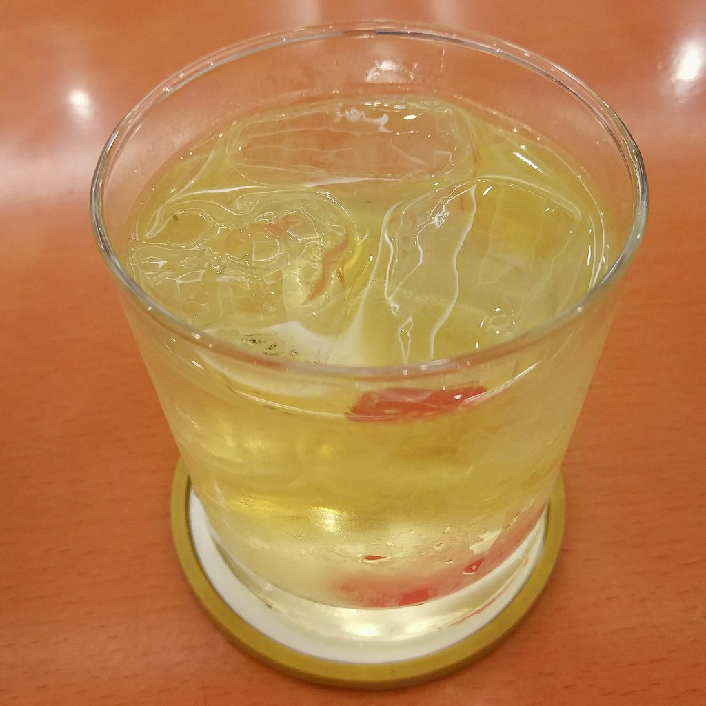 A refreshing glass of iced tea